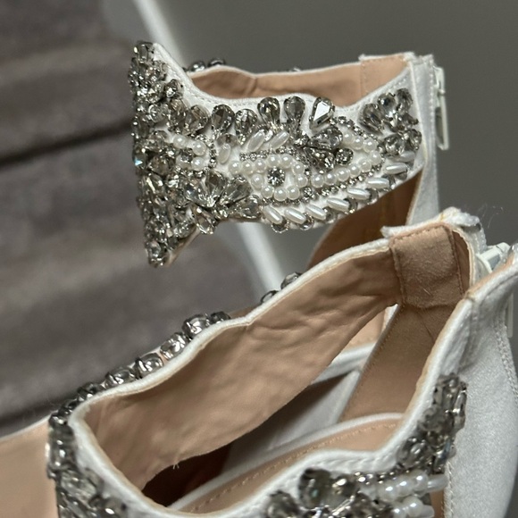 NEW Lulus Dannah White Suede Rhinestone and Pearl High Heel Sandals Women’s 5.5 - Picture 12 of 15